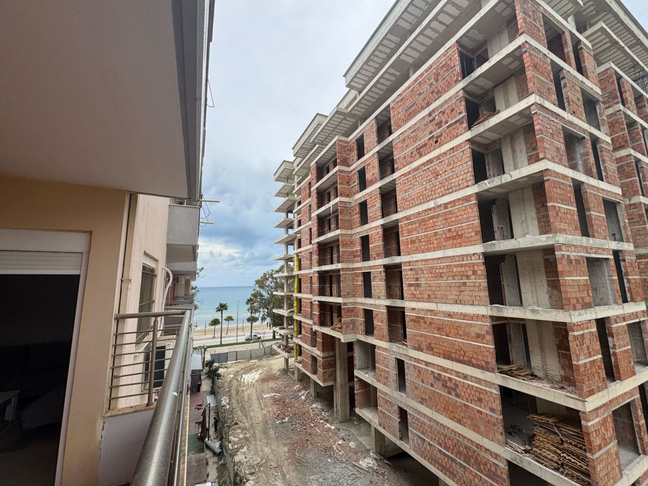 Квартира на первой линии на продажу во Влёре, Албания